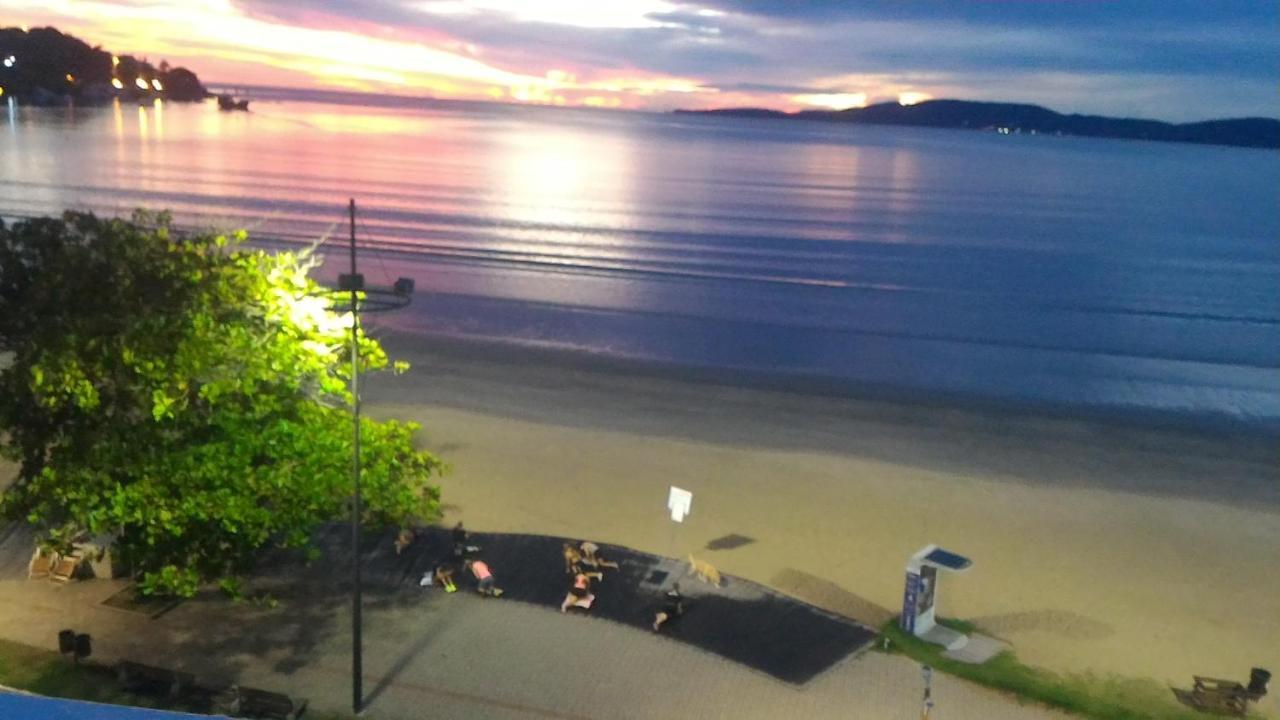 3 Quartos E 3 Sacadas De Frente O Mar Com Visao Panoramica De Toda De Apartamento