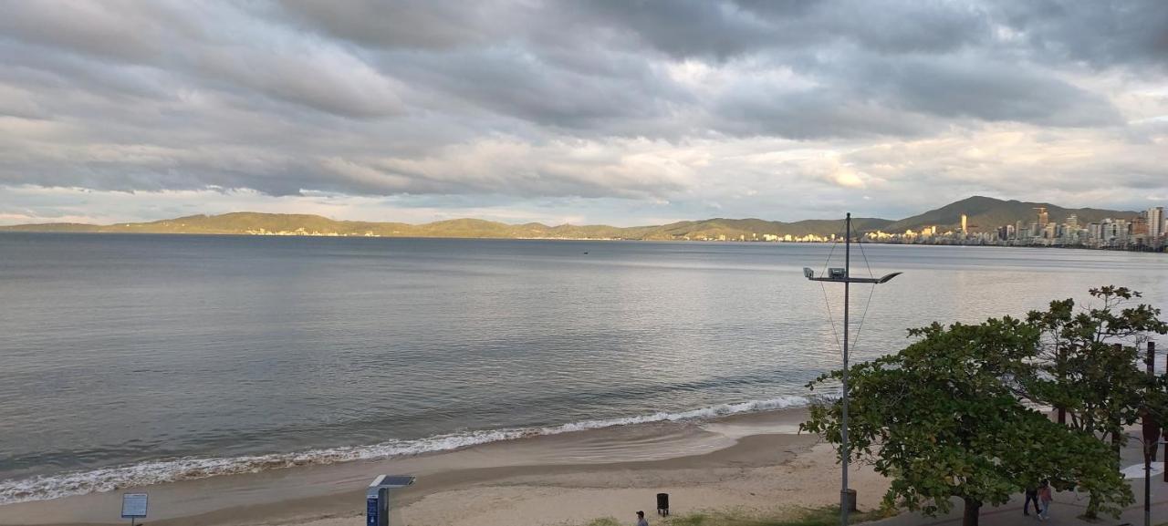 3 Quartos E 3 Sacadas De Frente O Mar Com Visao Panoramica De Toda De