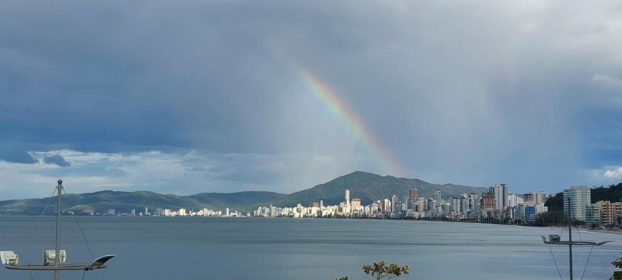 3 Quartos E 3 Sacadas De Frente O Mar Com Visao Panoramica De Toda De *